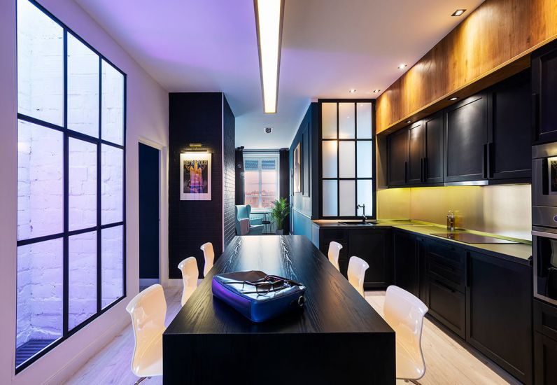 Ví dụ về màu bổ sung từng phần trong thiết kế nội thất