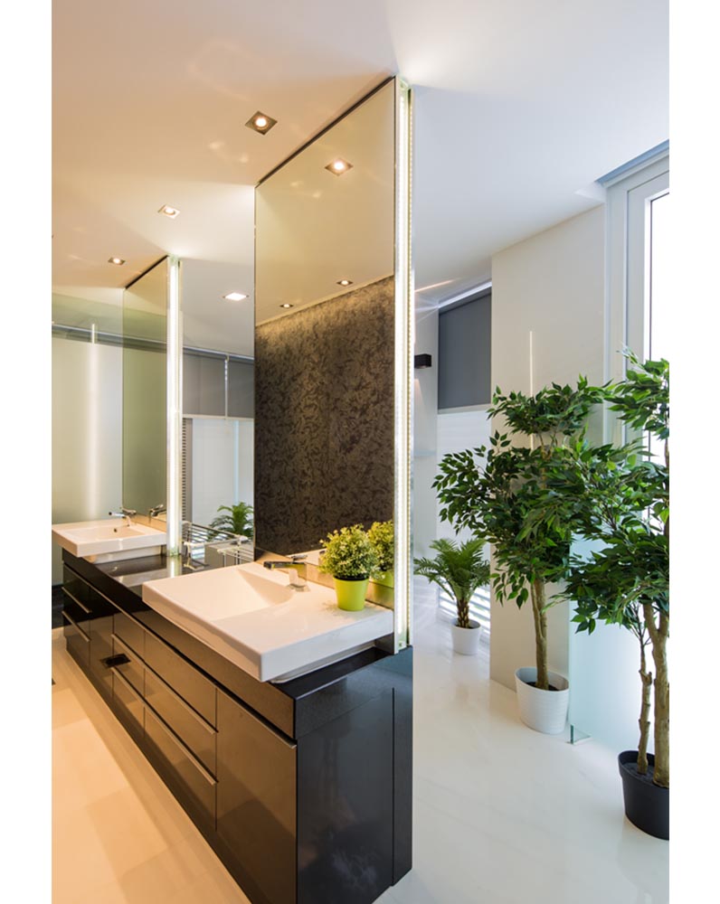 Không gian phòng vệ sinh được thiết kế thông thoáng